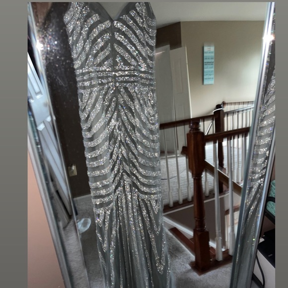 SILVER PROM DRESS - Picture 5 of 8